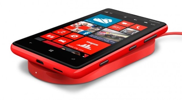 Nokia Lumia 820 wireless charging